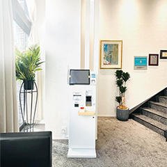 赤坂インプラント治療専門サイト｜赤坂B&S歯科・矯正歯科｜待合